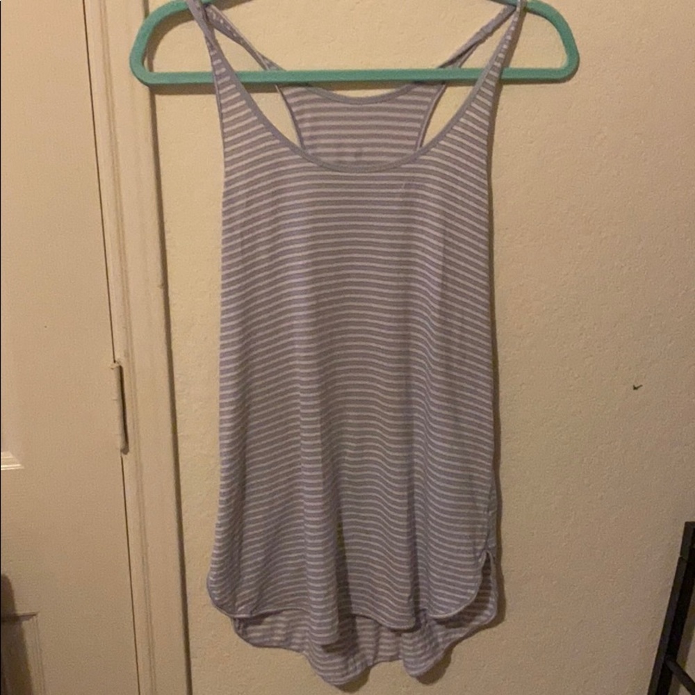 I’m selling a Lululemon tank top.